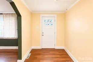 383 E Catawba Ave, Mooresville, NC 28115 - Photo 4