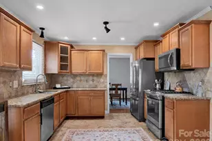 14132 Honeysuckle Ridge Dr, Matthews, NC 28105 - Photo 6