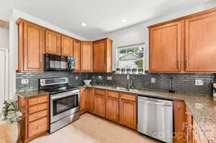 541 Marblewood Ct, Fort Mill, SC 29708 - Photo 8