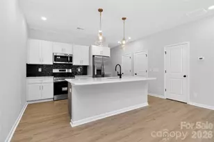 337 N Hoskins Rd, Charlotte, NC 28216 - Photo 6