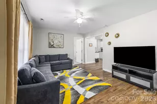 4508 Belle Plaine Dr, Charlotte, NC 28215 - Photo 6