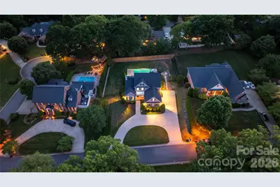 1019 10th Street Lane NW, Hickory, NC 28601 - Photo 8