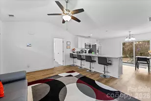 4117 Colebrook Rd, Charlotte, NC 28215 - Photo 10