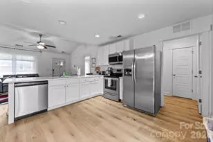 4117 Colebrook Rd, Charlotte, NC 28215 - Photo 12