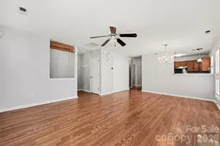2635 Meadow Knoll Dr, Charlotte, NC 28269 - Photo 10