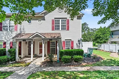 2635 Meadow Knoll Drive, Charlotte, NC 28269 - Photo 2