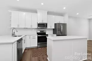 948 Broad River Ln, Charlotte, NC 28211 - Photo 2