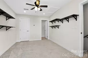 948 Broad River Ln, Charlotte, NC 28211 - Photo 14