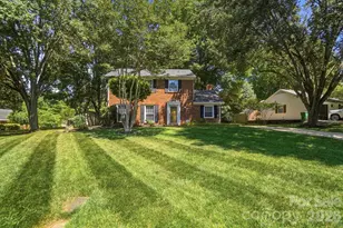 8616 Longbriar Dr, Charlotte, NC 28212 - Photo 2