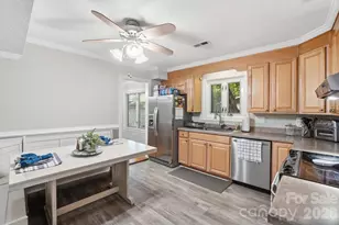 8616 Longbriar Dr, Charlotte, NC 28212 - Photo 14
