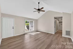 209 Red Oak Ct, Gastonia, NC 28052 - Photo 2