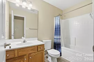 2830 Black Walnut Ln, Charlotte, NC 28262 - Photo 18