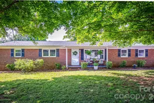 112 Persimmon Cir, Statesville, NC 28625 - Photo 2