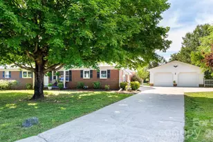 112 Persimmon Cir, Statesville, NC 28625 - Photo 1