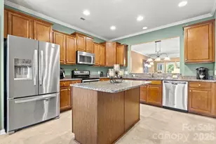 7020 Kitty Hawk Ln, Fort Mill, SC 29707 - Photo 4