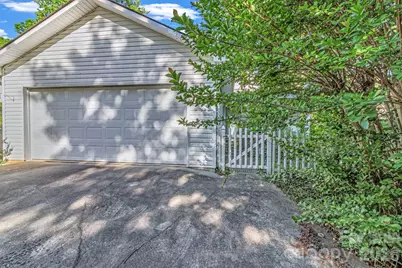 105 Amelia Drive, Hendersonville, NC 28792 - Photo 2