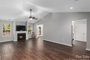 88 Wiltshire Cir, Fletcher, NC 28732 - Photo 6