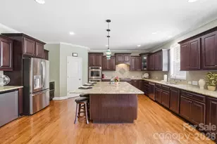 3219 Lakehurst Crossing, Matthews, NC 28104 - Photo 18