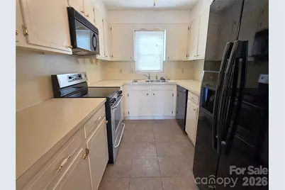1330 5th Street NE #15, Hickory, NC 28601 - Photo 6
