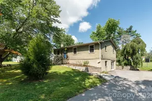 1177 Runway Dr, Hendersonville, NC 28792 - Photo 1