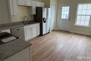7045 Somerset Springs Dr, Charlotte, NC 28262 - Photo 4