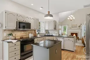 12505 Abbotsbury Ct, Charlotte, NC 28277 - Photo 10