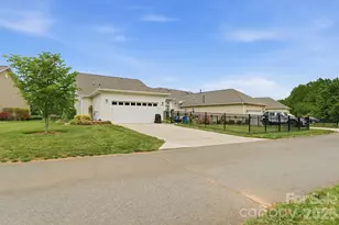 18006 Coulter Pkwy, Cornelius, NC 28031 - Photo 36