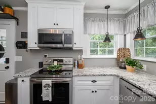 823 N Laurel St, Lincolnton, NC 28092 - Photo 14