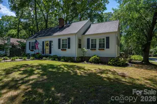 823 N Laurel St, Lincolnton, NC 28092 - Photo 2