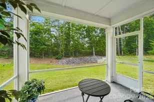 8137 Franklin Trl St, Charlotte, NC 28227 - Photo 32