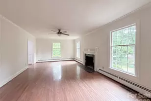 318 Valley Stream Rd, Statesville, NC 28677 - Photo 8