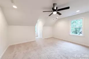 318 Valley Stream Rd, Statesville, NC 28677 - Photo 4