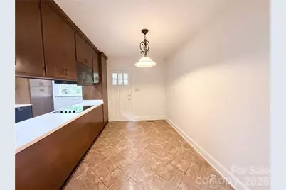 318 Valley Stream Road, Statesville, NC 28677 - Photo 6