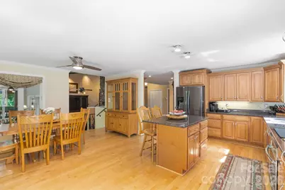 655 21st Avenue NW, Hickory, NC 28601 - Photo 12