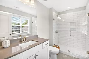 7005 Providence Ln W, Charlotte, NC 28226 - Photo 28
