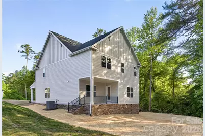 3883 12th Street NE, Hickory, NC 28601 - Photo 2