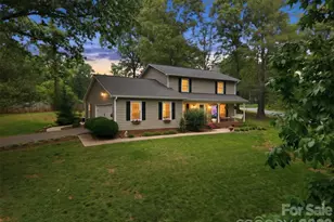 1496 Hardwood Cir, Newton, NC 28658 - Photo 2