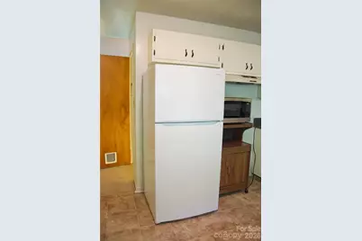 4631 Highlake Drive, Charlotte, NC 28215 - Photo 10