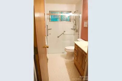 4631 Highlake Drive, Charlotte, NC 28215 - Photo 14