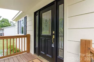286 Berkeley Rd, Hendersonville, NC 28792 - Photo 2