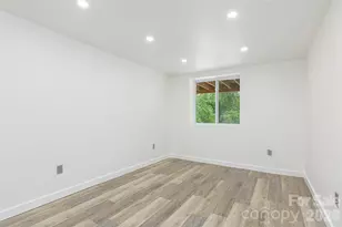 286 Berkeley Rd, Hendersonville, NC 28792 - Photo 20
