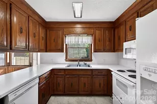 4092 Henry Dellinger Rd, Maiden, NC 28650 - Photo 8