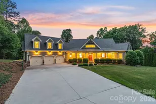 2243 Whiterock Ct, Sherrills Ford, NC 28673 - Photo 2
