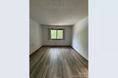 581 Courtwood Lane #6, Hendersonville, NC 28739 - Photo 4
