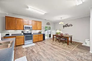 8724 Gray Willow Rd, Charlotte, NC 28227 - Photo 12