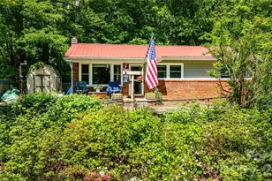 203 Kennedy Dr, Swannanoa, NC 28778 - Photo 2