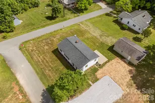 301 Gittens St, Lowell, NC 28098 - Photo 22