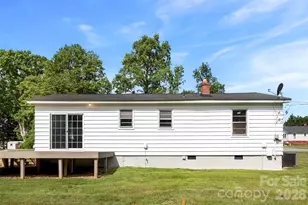 301 Gittens St, Lowell, NC 28098 - Photo 18