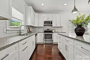 1216 Lomax Ave, Charlotte, NC 28211 - Photo 14