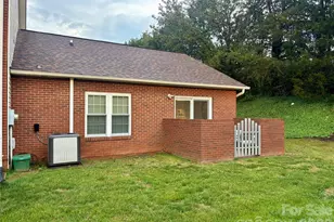 102 Brandywine Dr NE, Conover, NC 28613 - Photo 2